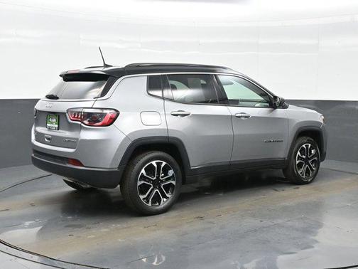 Billet Silver Metallic Clearcoat 2022 Jeep Compass Limited
