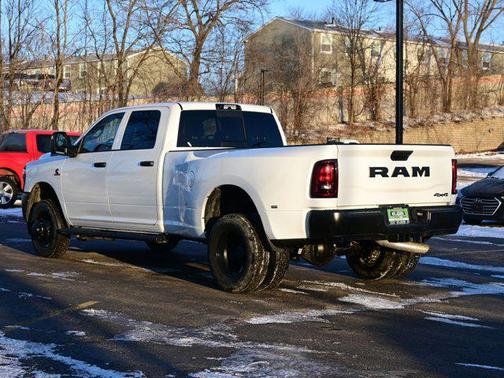 2026 RAM 3500 Tradesman Crew Cab 4x4 8' Box