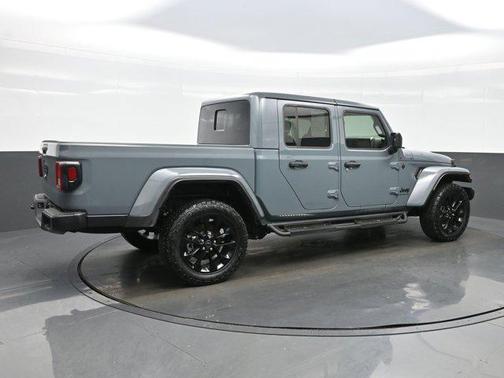 2025 Jeep Gladiator Nighthawk