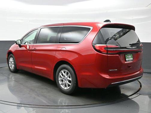 2025 Chrysler Pacifica L