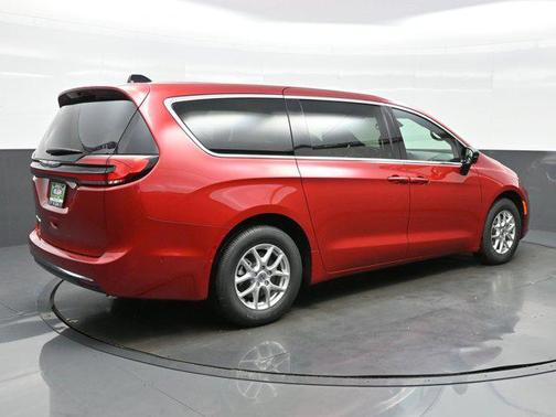 2025 Chrysler Pacifica L
