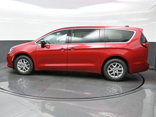 2025 Chrysler Pacifica L