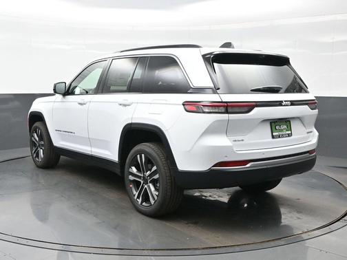 Bright White Clearcoat 2027 Jeep Grand Cherokee Limited