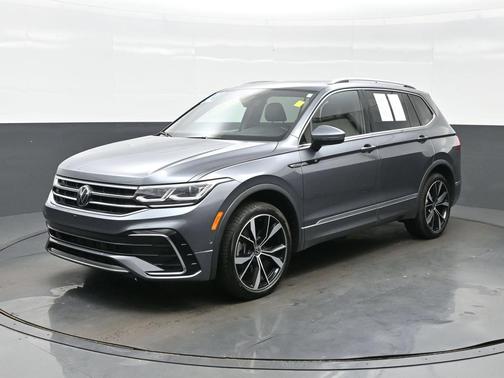 Platinum Gray Metallic 2024 Volkswagen Tiguan 2.0T SEL R-Line 4MOTION