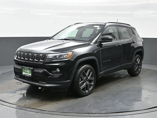Diamond Black Crystal Pearlcoat 2026 Jeep Compass Limited