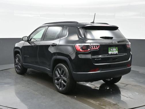 Diamond Black Crystal Pearlcoat 2026 Jeep Compass Limited