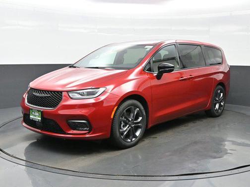 2026 Chrysler Pacifica L