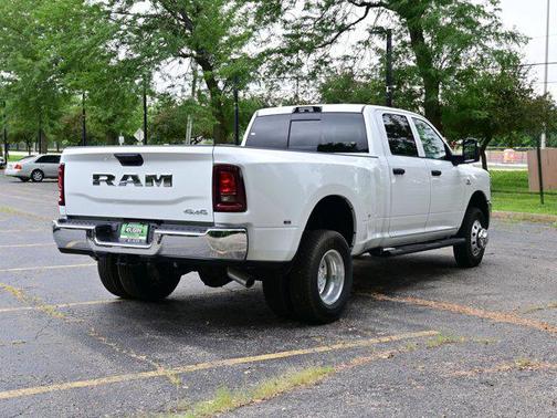 2025 RAM 3500 Tradesman Crew Cab 4x4 8' Box