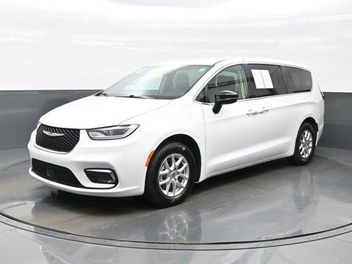 Bright White Clearcoat 2024 Chrysler Pacifica Touring L