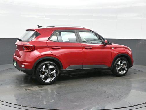 2022 Hyundai VENUE SEL