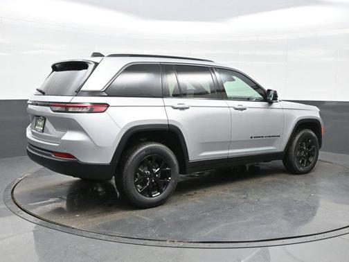 2026 Jeep Grand Cherokee Altitude