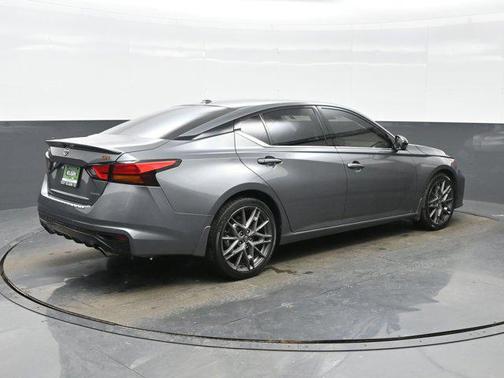 2023 Nissan Altima SR VC-Turbo FWD