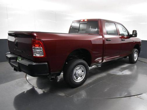 2024 RAM 2500 Tradesman Crew Cab 4x4 6'4' Box
