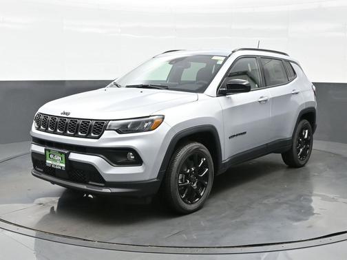 Silver Zynith Metallic Clearcoat 2026 Jeep Compass Latitude