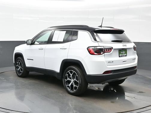 Bright White Clearcoat 2024 Jeep Compass Limited