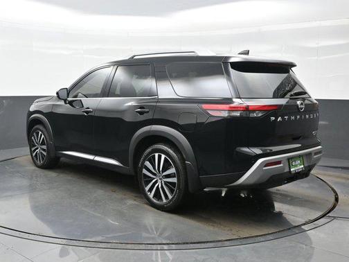 2025 Nissan Pathfinder Platinum 4WD