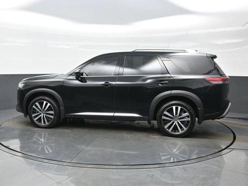 2025 Nissan Pathfinder Platinum 4WD