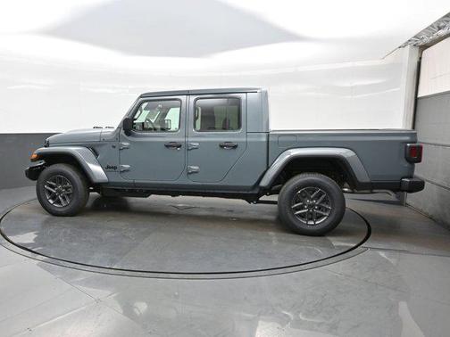 Anvil Clearcoat 2026 Jeep Gladiator Sport S