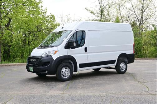 Bright White Clearcoat 2026 RAM ProMaster 1500 Base