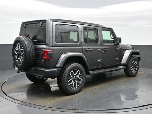 2026 Jeep Wrangler 4-Door Sahara 4x4