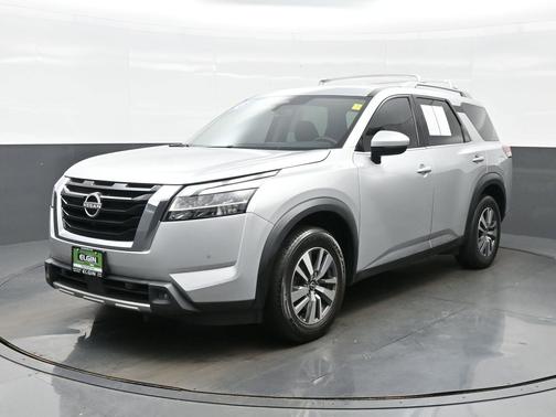 Brilliant Silver Metallic 2023 Nissan Pathfinder SL 4WD