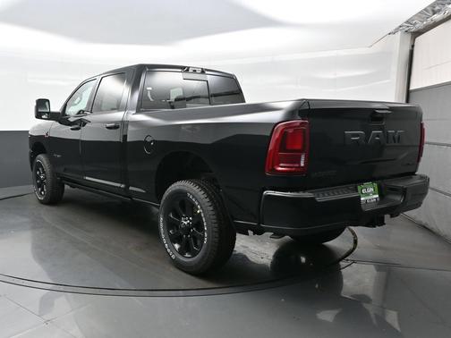 Diamond Black Crystal Pearlcoat 2026 RAM 2500 Laramie Crew Cab 4x4 6'4' Box