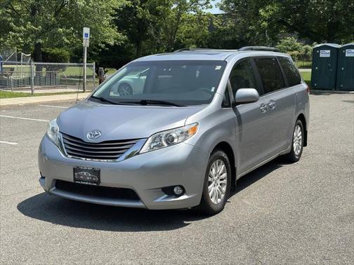 2011 Toyota Sienna XLE