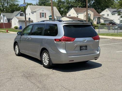 2011 Toyota Sienna XLE