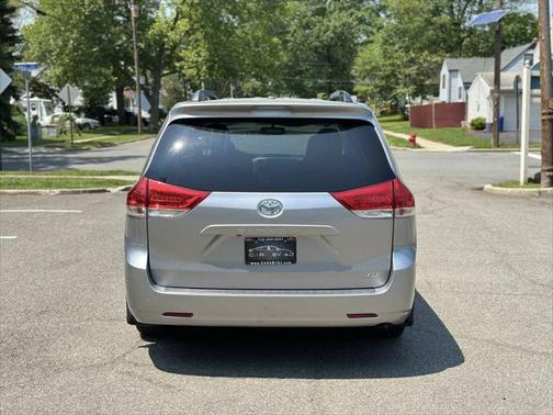 2011 Toyota Sienna XLE