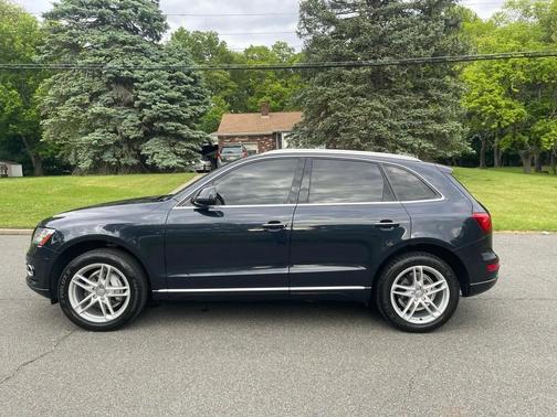 Black 2017 Audi Q5 2.0T Premium