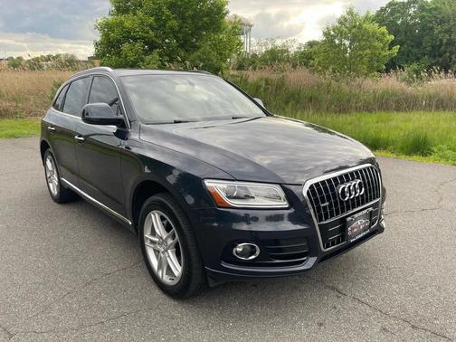 Black 2017 Audi Q5 2.0T Premium