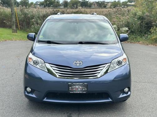 Blue 2017 Toyota Sienna XLE