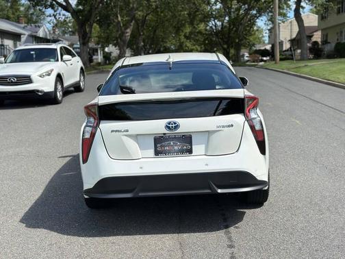 2018 Toyota Prius Four Touring