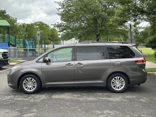 2013 Toyota Sienna XLE