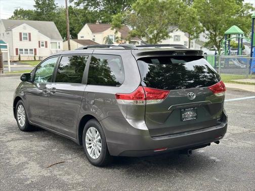 2013 Toyota Sienna XLE