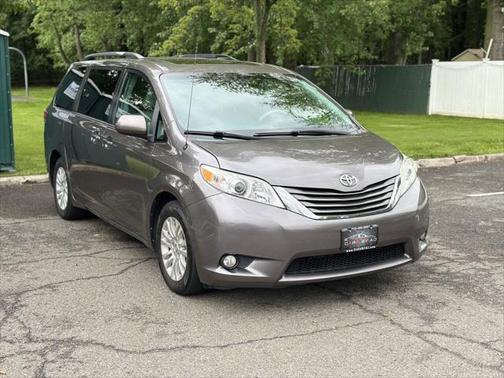 2013 Toyota Sienna XLE
