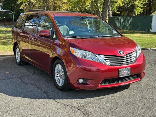 2013 Toyota Sienna XLE