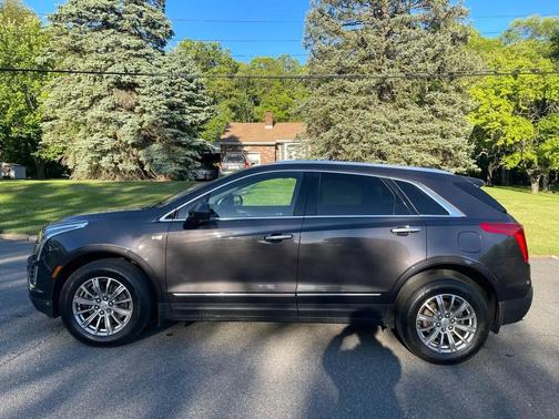 Black 2017 Cadillac XT5 Luxury