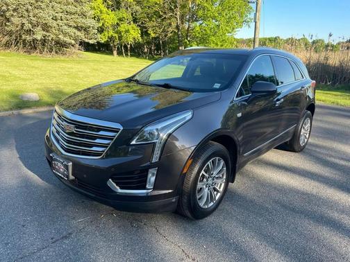 Black 2017 Cadillac XT5 Luxury