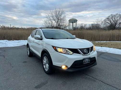 White 2018 Nissan Rogue Sport SL