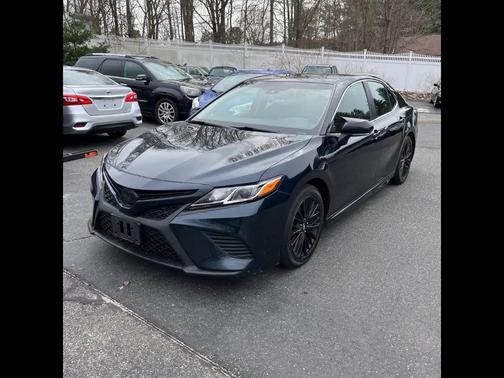 Blue 2018 Toyota Camry SE