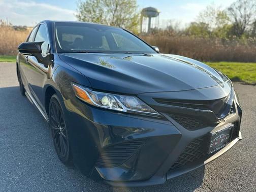 Blue 2018 Toyota Camry SE