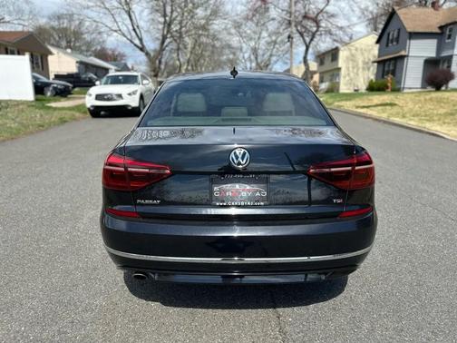 Black 2018 Volkswagen Passat 2.0T R-Line