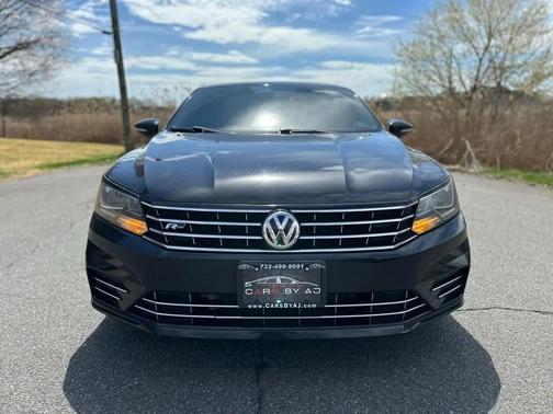 Black 2018 Volkswagen Passat 2.0T R-Line