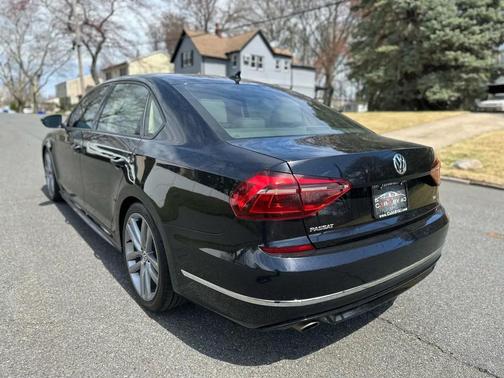 Black 2018 Volkswagen Passat 2.0T R-Line