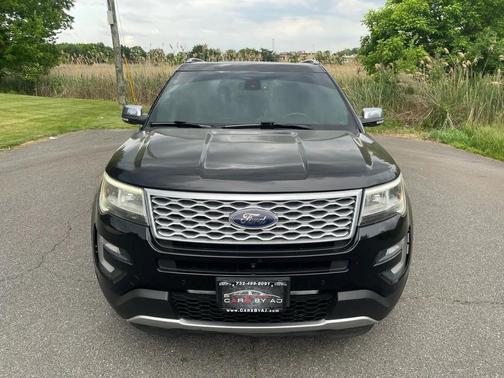 Black 2017 Ford Explorer Platinum