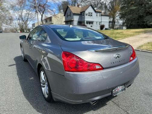 Gray 2010 INFINITI G37x Base