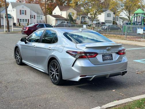 2021 Toyota Camry SE