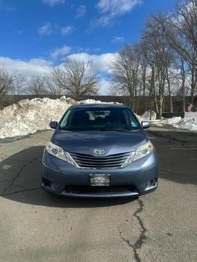 2015 Toyota Sienna LE