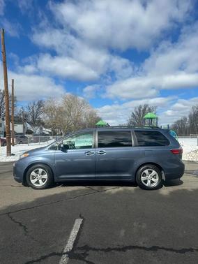 2015 Toyota Sienna LE